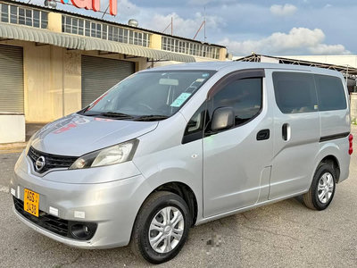 Nissan nv200
