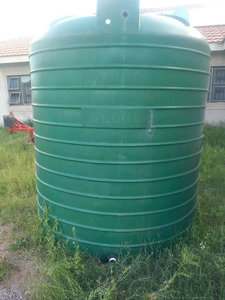 Pre owned repaired plastic water tanks